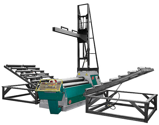 Rundbiegemaschine mit Zuführtischen und mittlerem Stützmast 