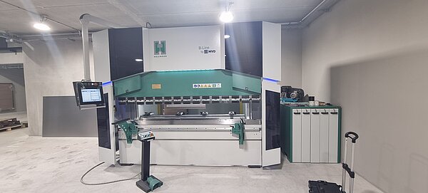 Gesenkbiegepresse Hezinger-PressLine  B220-3100