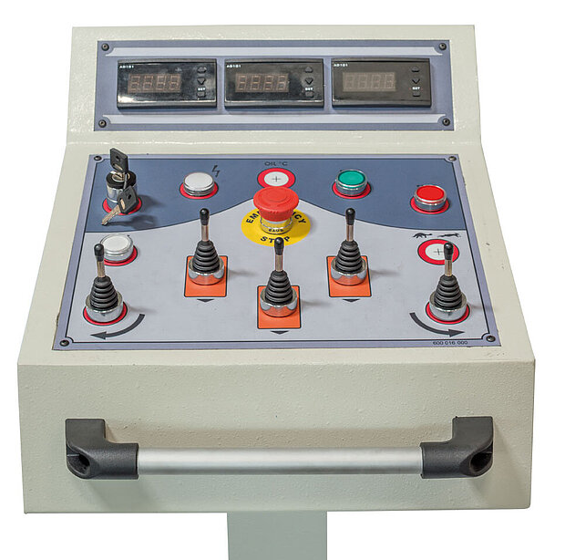 Bedienpult hydraulischer 4-Walzen-Profilbieger 