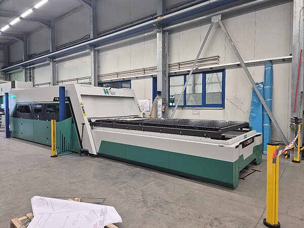 Laserschneidanlage Hezinger-LaserLine HLC2040