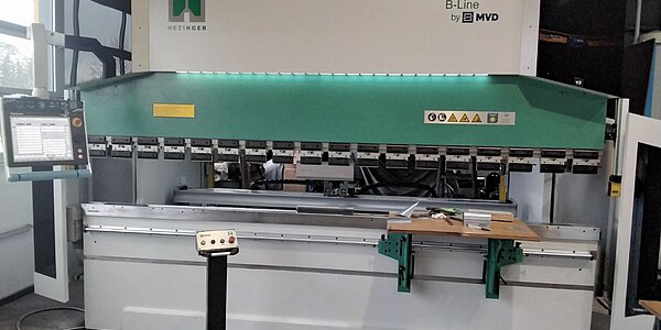 Gesenkbiegepresse Hezinger-PressLine B220-3700