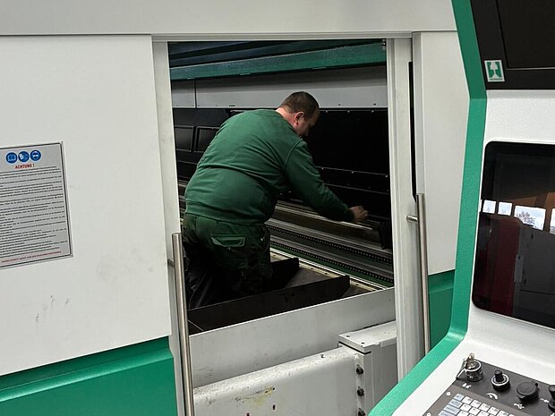 Die regelmäßige Wartung der Hezinger-Maschinen erledigen wir gerne für Sie