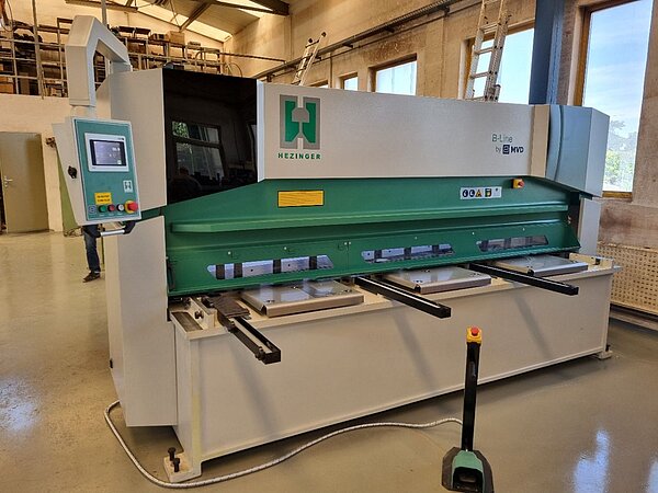 Schwingschnittschere Hezinger-CutLine B10-3000
