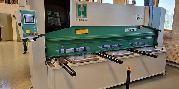 Schwingschnittschere Hezinger-CutLine B10-3000