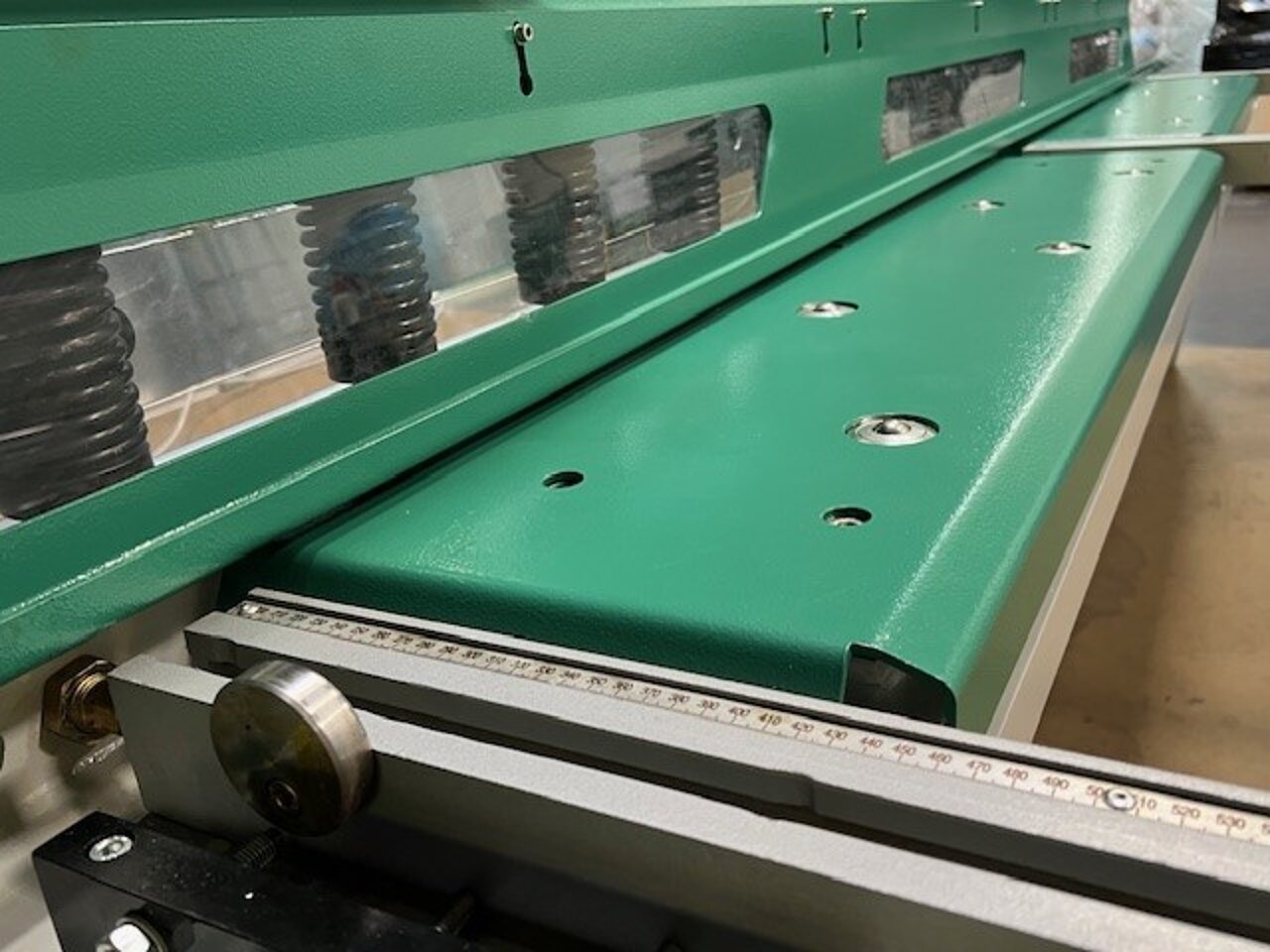 Beschreibung der preiswertem Schwingschnittschere BI