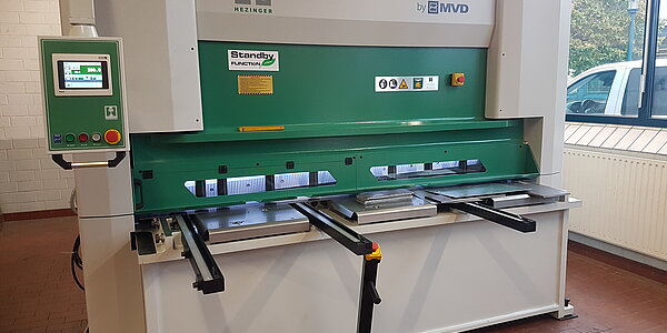 Schwingschnittschere Hezinger-CutLine B10-2000