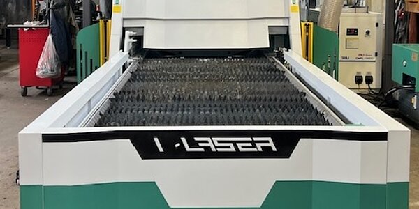 Laserschneidanlage Hezinger-LaserLine HLC1530