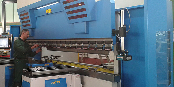 Industrie-Abkantpresse Hezinger-PressLine PRCN30040