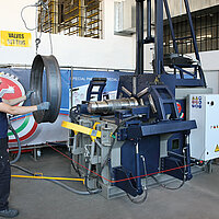 Bördeln auf Rundbiegemaschinen – Runden und Kantenverstärkung in einem Arbeitsgang