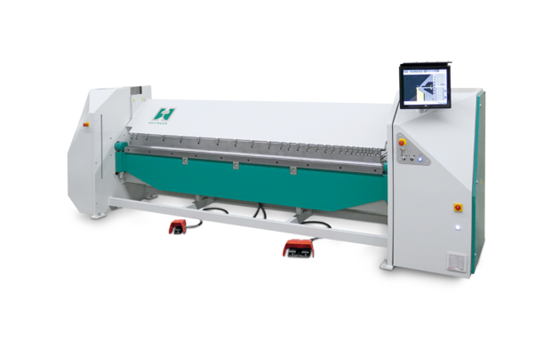 Motorische Schwenkbiegemaschine für präzises und kraftsparendes Biegen von Blechteilen mit automatischem Antrieb