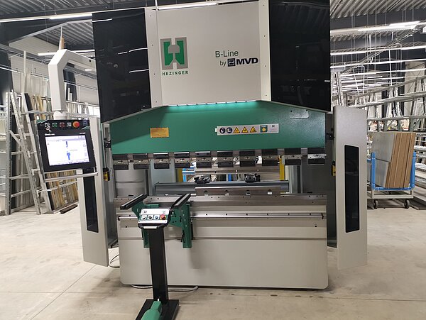 Gesenkbiegepresse Hezinger-PressLine B100-2100