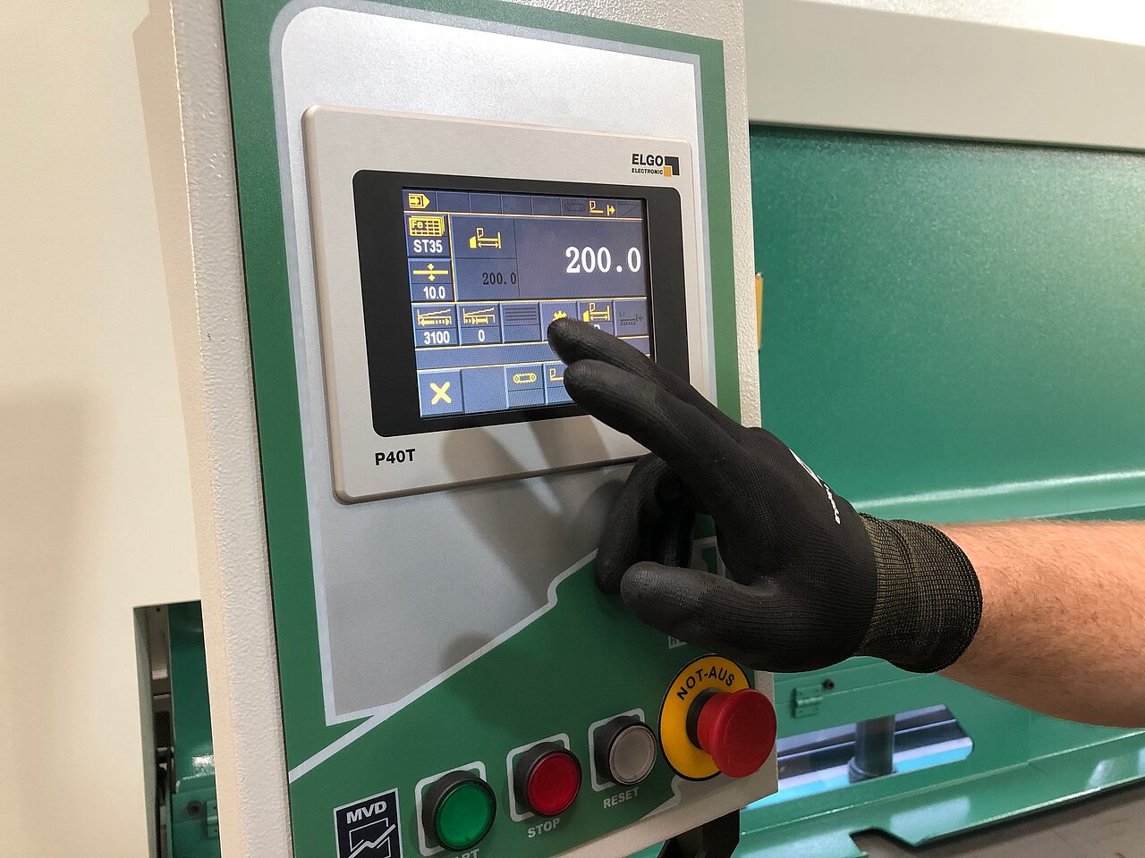 Steuerung der hydraulischen Schlagschere C-Line