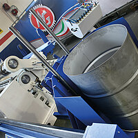 Rundbiegemaschine mit Sickenwalzen – Biegen und Verstärken von Blechen in einem Arbeitsschritt