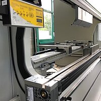 AKAS-Laserabsicherung für Abkantpressen – Sicherheit und Schutz