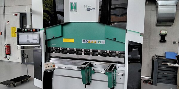 Gesenkbiegepresse Hezinger-PressLine B100-2100