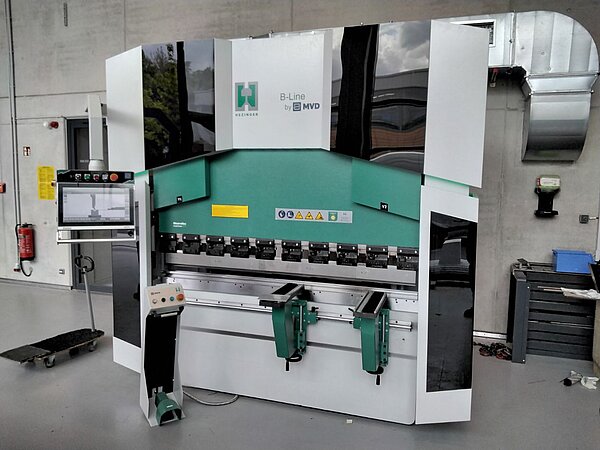 Gesenkbiegepresse Hezinger-PressLine B100-2100