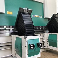 Biegehilfen für Abkantpressen – präzise, effizient und ergonomisch