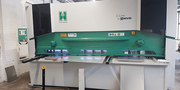 Schlagschere, DNC-Kulissenschere Hezinger-CutLine C13-3000