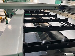 Motorschere mit Blech-Hochhaltung 