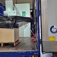 Blechbearbeitungsmaschinen verladen