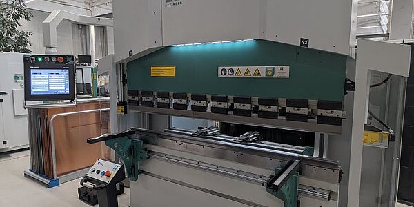 Gesenkbiegepresse Hezinger-PresLine B135-3100