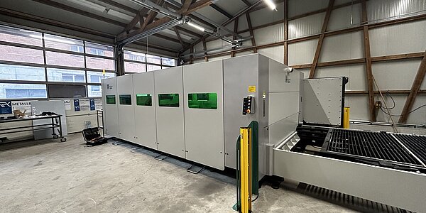 	Laserschneidanlage Hezinger-LaserLine HLB1530