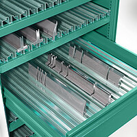 Werkzeugschrank für Abkantpresse von Hezinger – sichere und strukturierte Aufbewahrung von Abkantwerkzeugen für effiziente Blechbearbeitung.