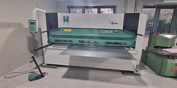 Schwingschnittschere Hezinger-CutLine B10-3100