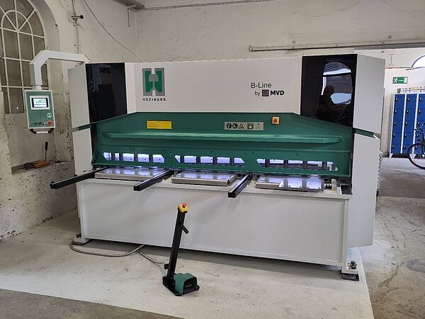 Schwingschnittschere Hezinger-CutLine B10-2600