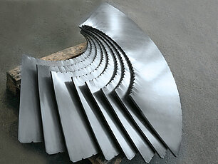 Spiralwendel-Biegemaschine formt Blechrohlinge zuverlässig in gewünschte Schneckenformen