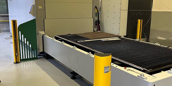 Laserschneidanlage Hezinger-LaserLine HLB1530-06kW