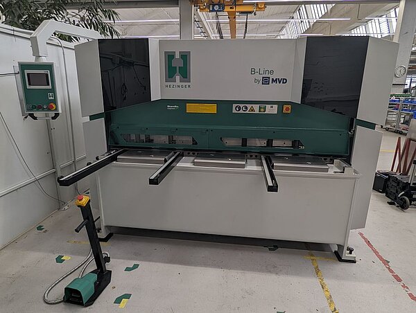 Schwingschnittschere Hezinger-CutLine B06-2100