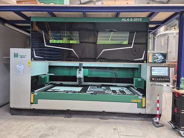 Flachbettlaser Hezinger-Laserline HLA3015-06kW