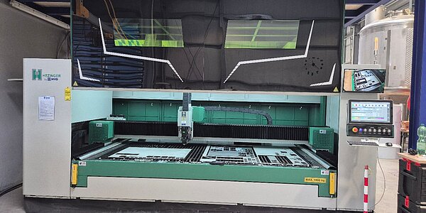 Flachbettlaser Hezinger-Laserline HLA3015-06kW