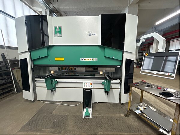 Gesenkbiegepresse Hezinger-PressLine B175-3100