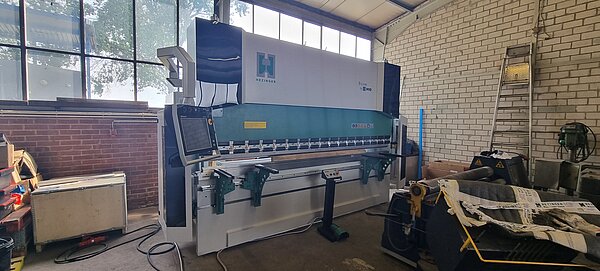 Gesenkbiegepresse Hezinger-PressLine B220-3700