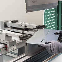 Nothalt an einer Hezinger Abkantpresse für sofortiges Stoppen der Maschine